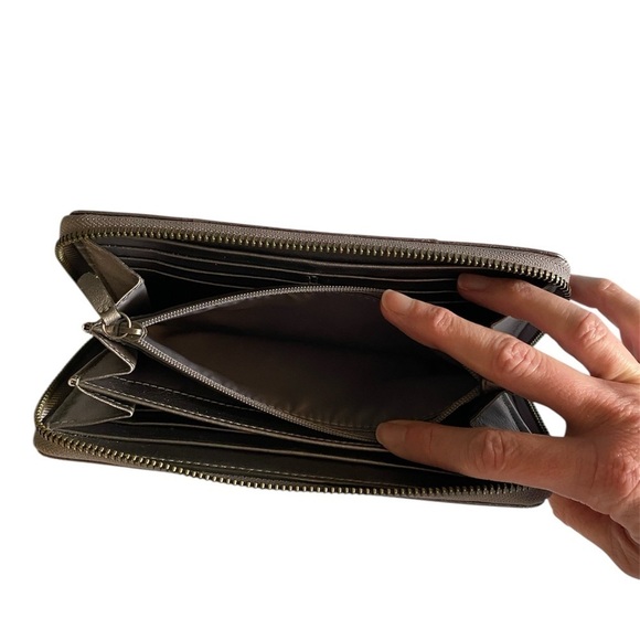 Coach Madison Gunmetal Pewter Metallic Accordion Zip Around Wallet New - Picture 10 of 14